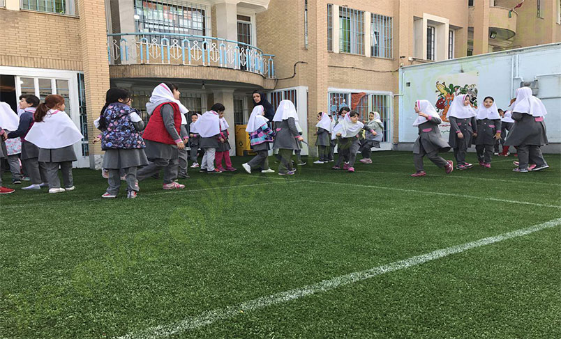 پروژه چمن مصنوعی صحرا مدرسه فرزانه همدان